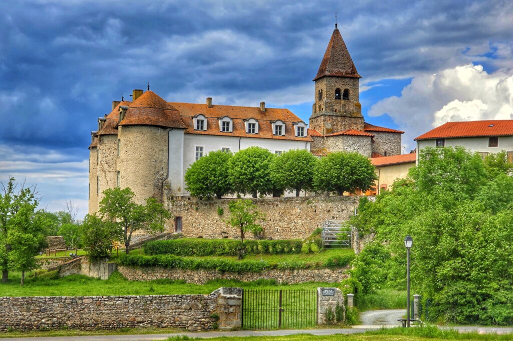 Pommiers en Forez Priory